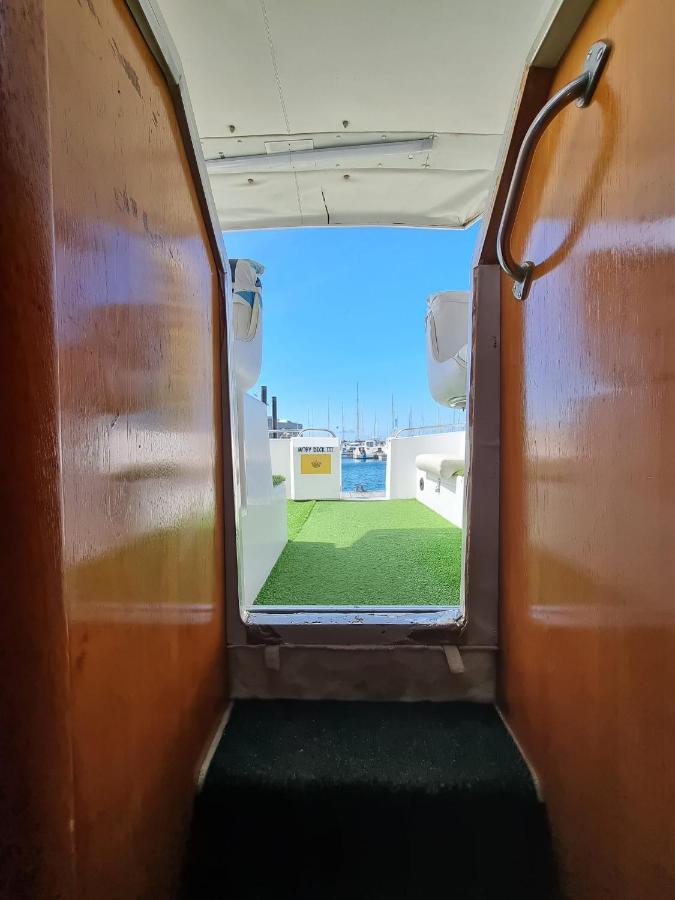 Experiencia En El Mar Gijon M Hotel Bagian luar foto